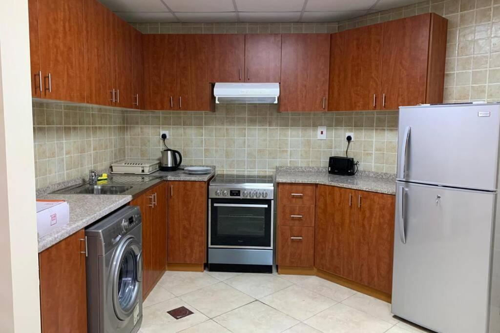 Cozy 2Bhk Near To Dmcc Metro Station -505 Apartamento Dubai Exterior foto